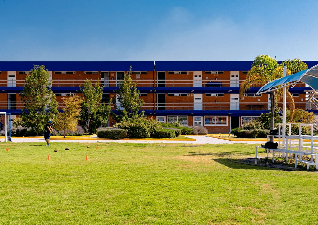 Patio e instalaciones de UniverMilenium Campus Ecatepec